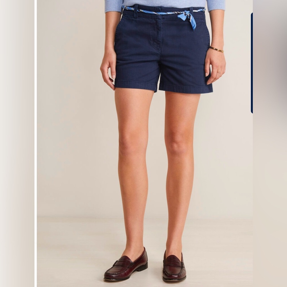 Vineyard Vines 3.5” Every Day Shorts, size 14. Navy, excellent condition! - Picture 2 of 9